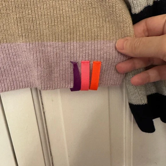 Lisa Todd women’s sweater size M. - Picture 2 of 6